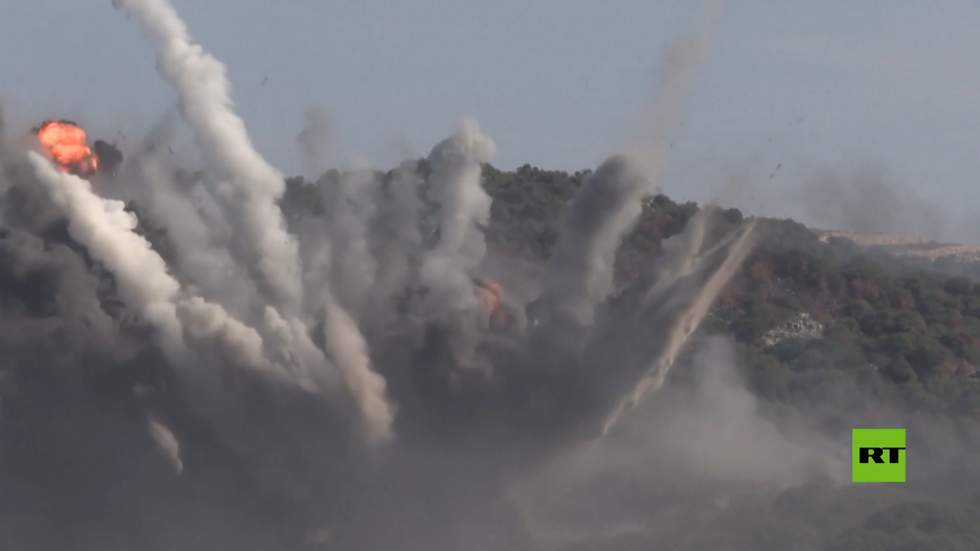 طائرات حربية إسرائيلية تنفذ غارات على منطقة بنت جبيل في جنوب لبنان