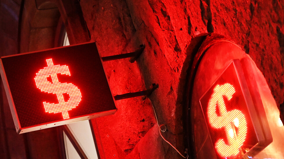 الروبل الروسي عند أعلى مستوى أمام الدولار في نحو أسبوعين