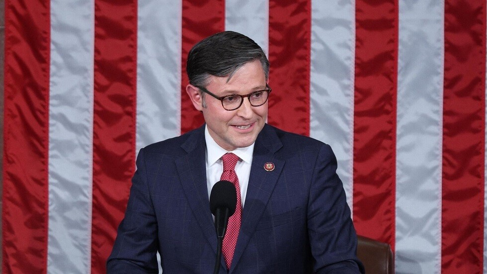 "نيويورك تايمز": رئيس مجلس النواب الأمريكي تجنب التقاط صورة مشتركة مع زيلينسكي