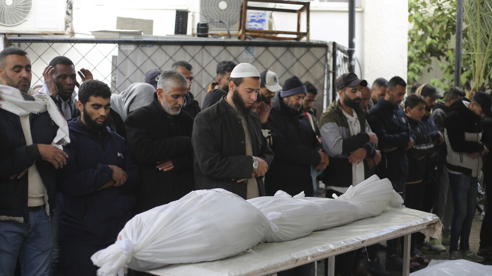 مقتل مراسل قناة "الميادين" في غزة (صور)