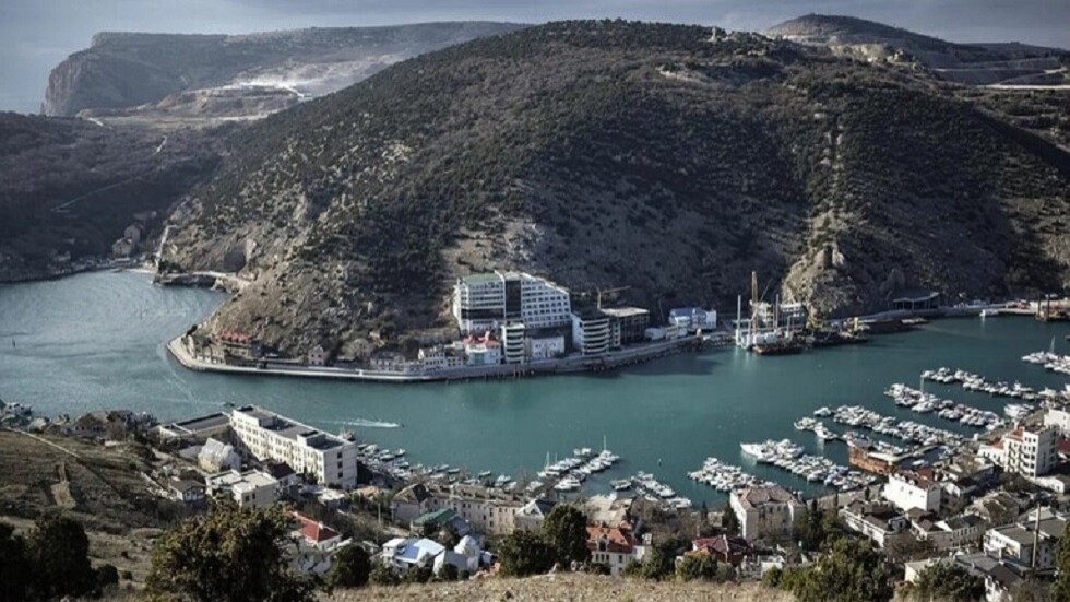 قائد سابق للناتو: كييف ستضطر للتخلي عن مطالبتها بشبه جزيرة القرم مقابل أمرين "هامين"