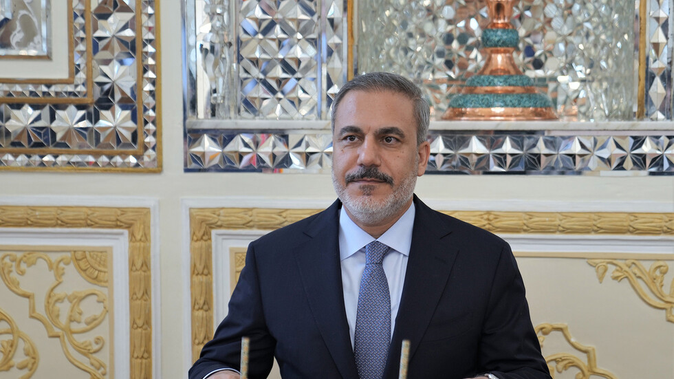 وزير الخارجية التركي يدعو نظيره الأمريكي للضغط على إسرائيل للجلوس إلى طاولة المفاوضات