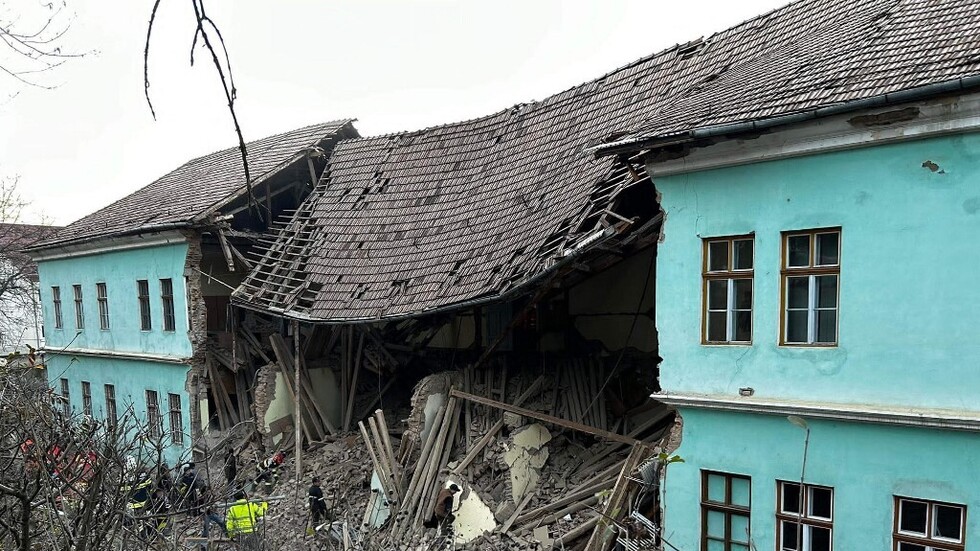 مقتل تلميذ وإصابة أربعة بجروح في انهيار جزء من مدرسة داخلية في رومانيا (صور)