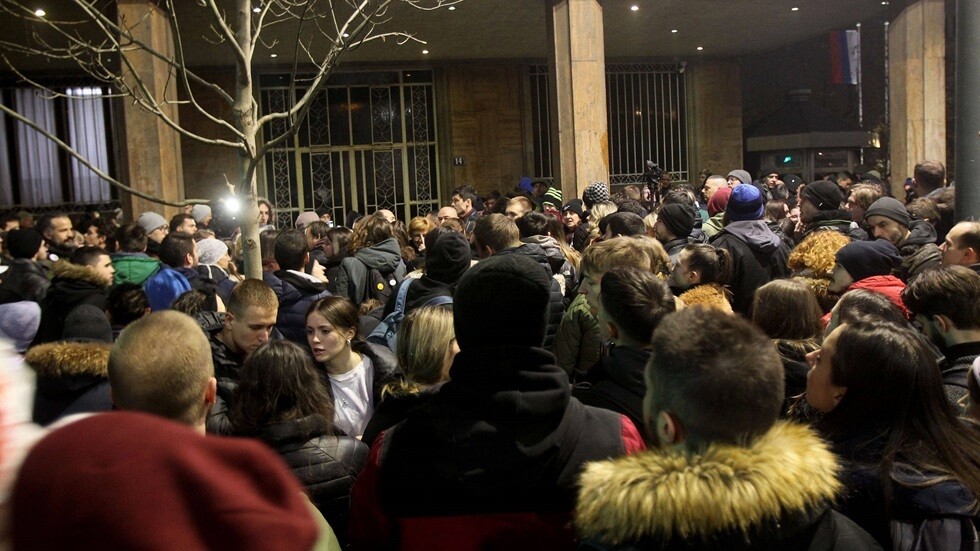 بعد النتائج الأولية لانتخابات صربيا.. الاتحاد الأوروبي يدعو إلى 