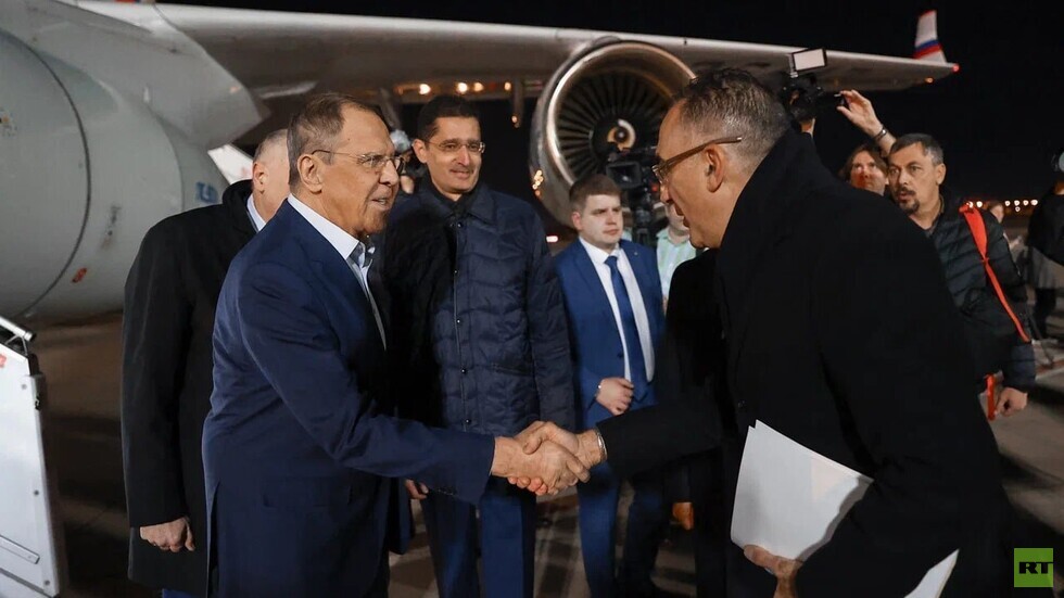 لافروف يصل إلى المغرب للمشاركة في اجتماع منتدى التعاون الروسي العربي (فيديو)