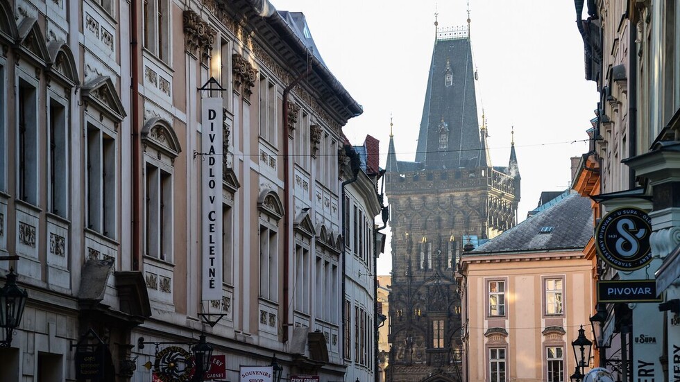 أكثر من 15 قتيلا وعشرات الجرحى بإطلاق نار في العاصمة التشيكية براغ