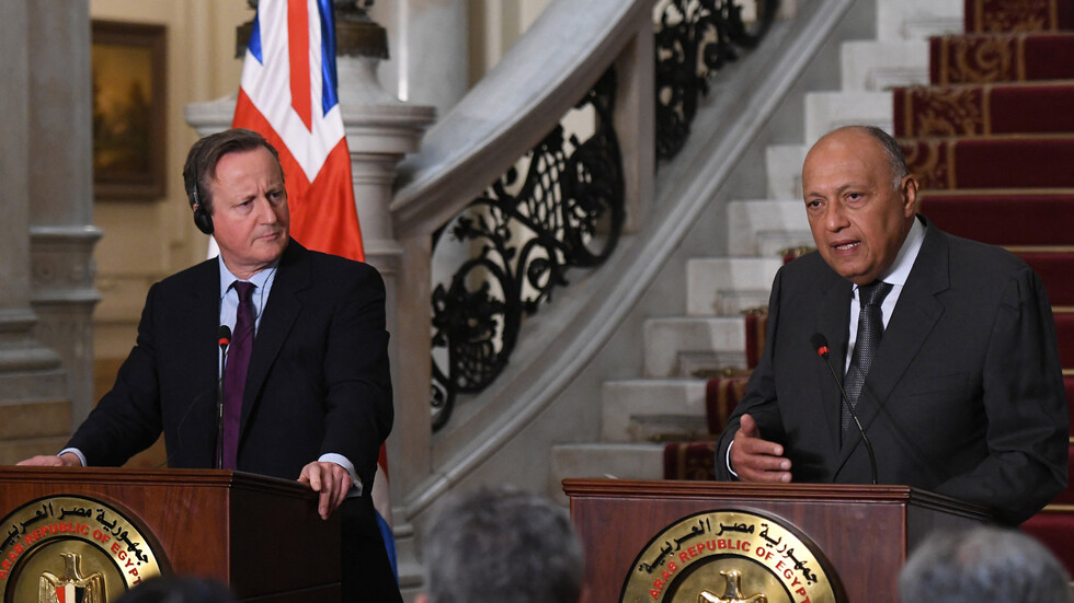 وزير الخارجية المصري يعلق على مسألة عبور السفن إلى قناة السويس في ظل هجمات الحوثيين