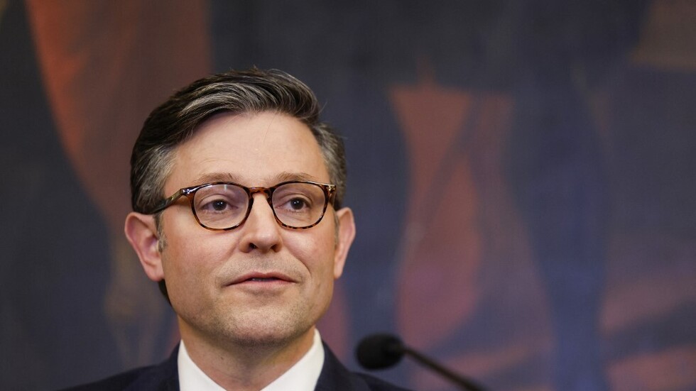 رئيس مجلس النواب الأمريكي يدعو بايدن إلى استئناف بناء الجدار مع المكسيك فورا