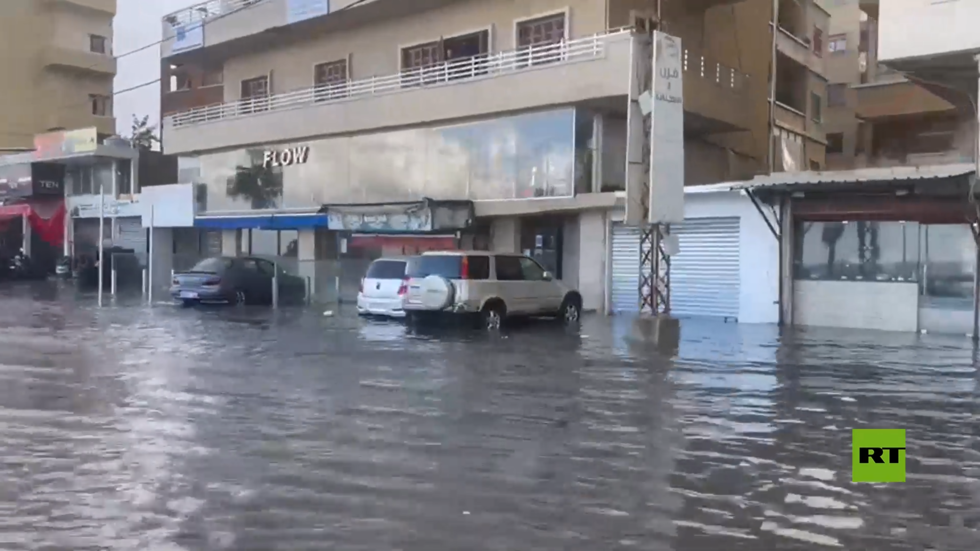 مدينة صيدا اللبنانية تغرق بالأمطار والسيول