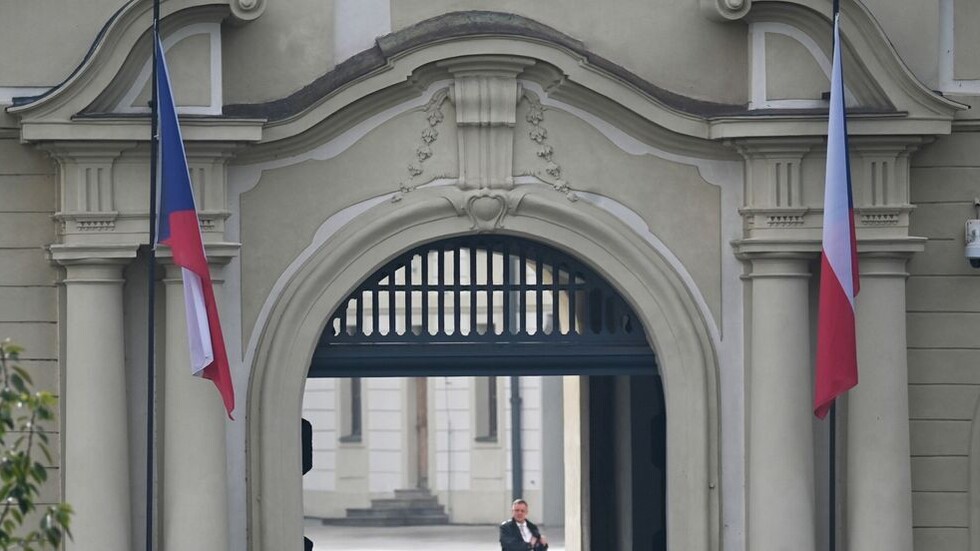 الرئيس التشيكي يوقع قانونا بشأن مساعدة اللاجئين الراغبين في العودة إلى أوكرانيا