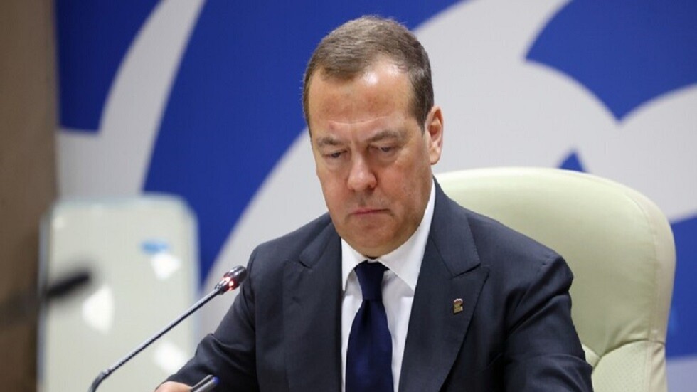 مدفيديف يتحدث عن 5 مدن روسية محتلة ويكشف مستقبل المفاوضات بشأن أوكرانيا عام 2024