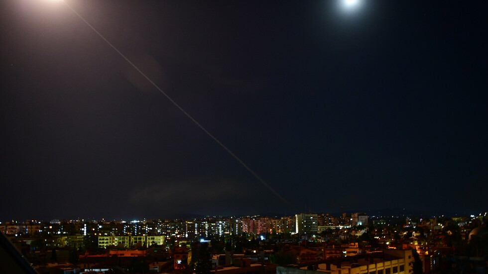 "سانا": سماع دوي انفجارات في محيط العاصمة دمشق