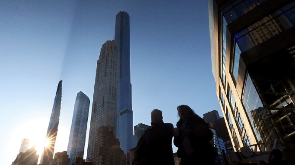 "بلومبيرغ" تكشف عن أغنى رجال الأعمال في العالم والثروات التي حققوها في 2023