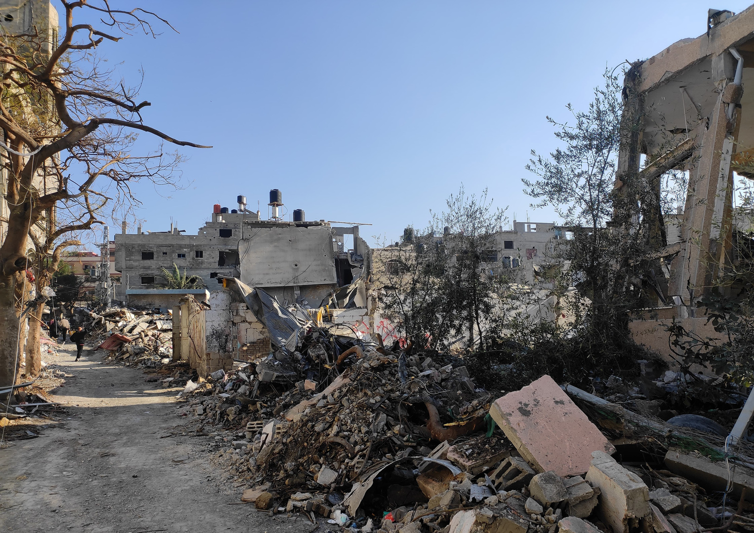 وسائل إعلام فلسطينية: سماع دوي انفجارات وإطلاق نار في شمال قطاع غزة