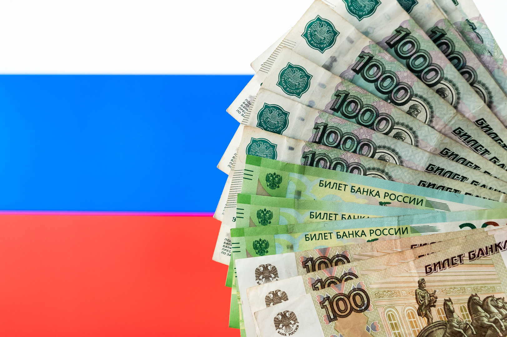 سويسرا تجمد أصولا روسية بأكثر من 8 مليارات دولار