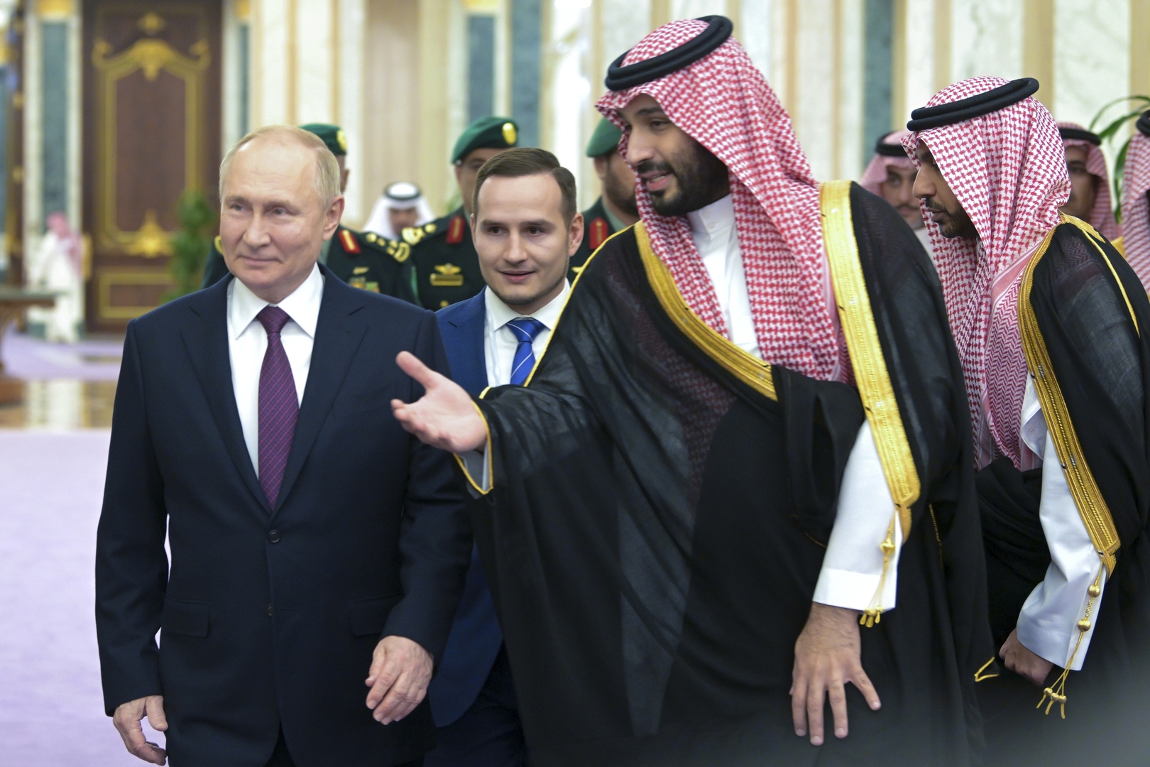 تفاعل كبير على السوشيال ميديا مع زيارة بوتين إلى الإمارات والسعودية
