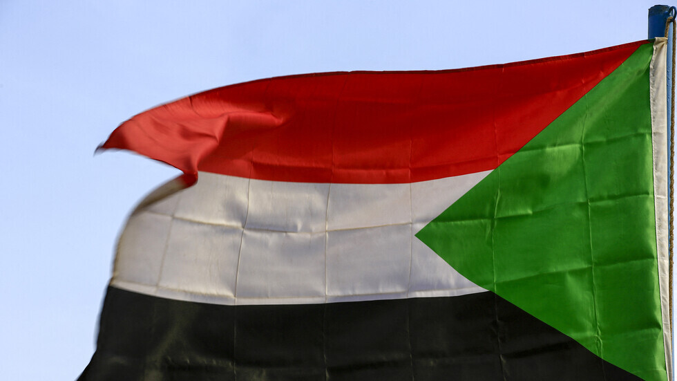السودان يطلب من 15 شخصا من دبلوماسيي الإمارات مغادرة البلاد
