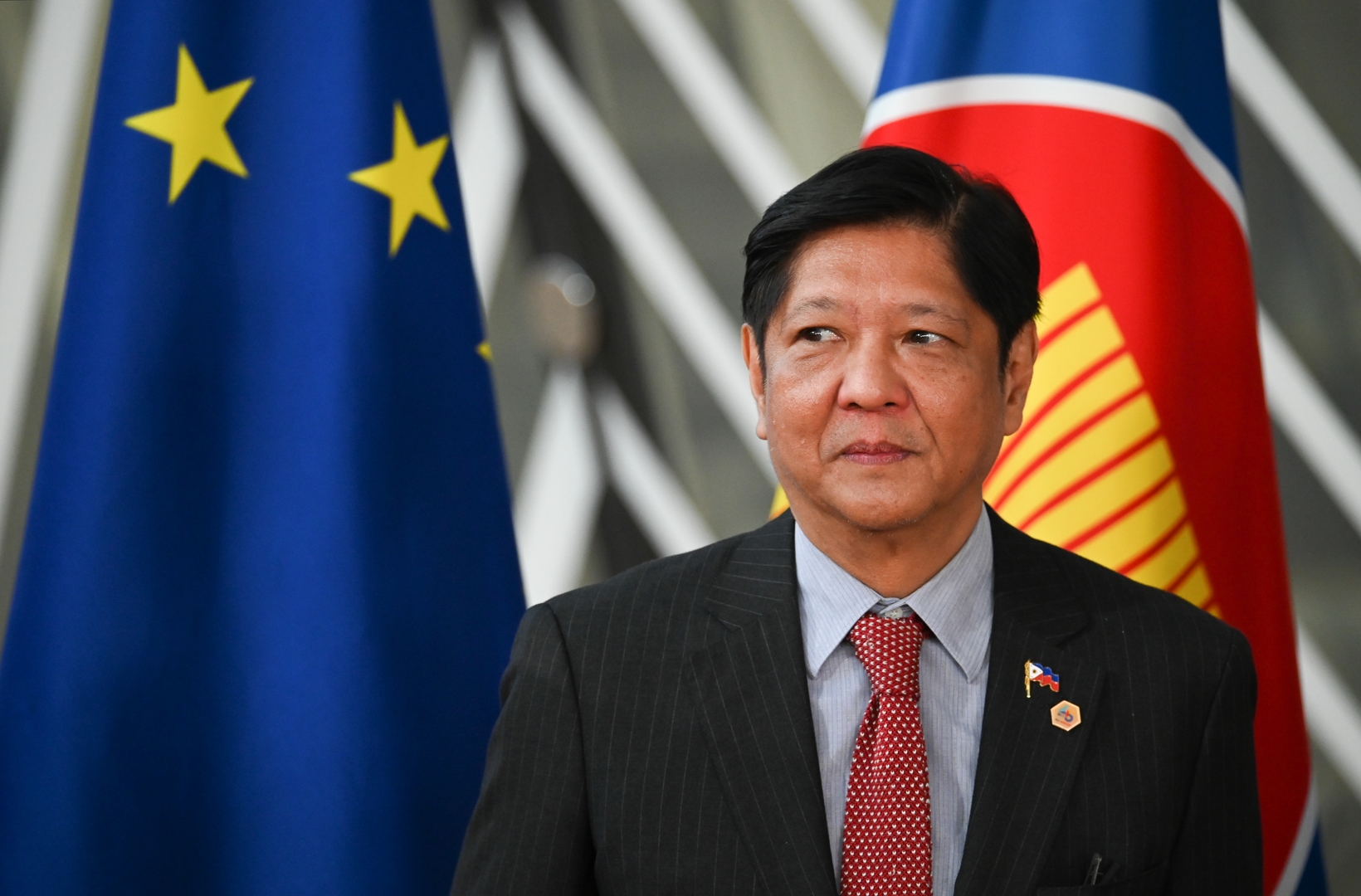الرئيس الفلبيني: الاستفزازات الصينية لن ترهبنا
