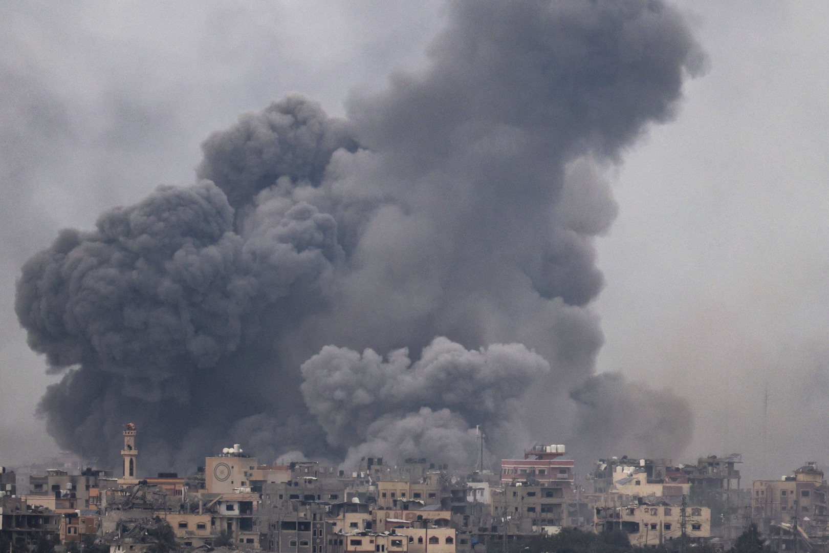 رويترز عن دبلوماسين: الجمعية العامة للأمم المتحدة ستصوت الثلاثاء على الأرجح على وقف إطلاق النار بغزة