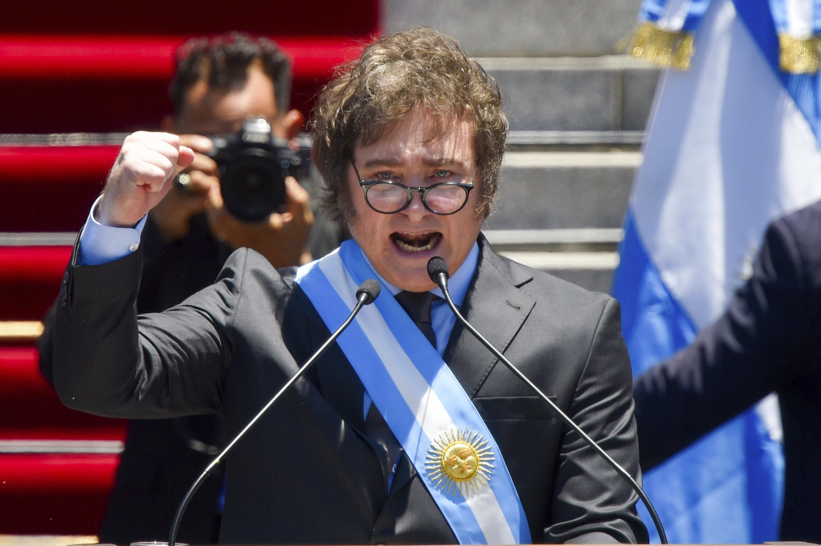 الرئيس الأرجنتيني الجديد يلغي 9 وزارات 