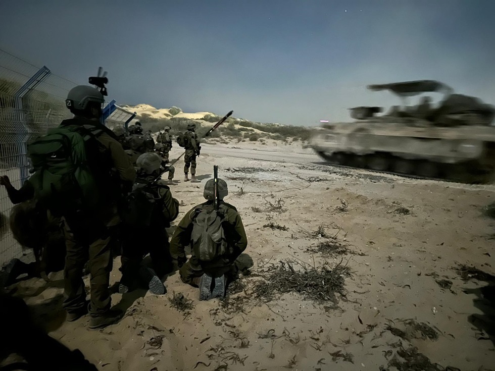 إسرائيل تريد جمع 1.1 مليار دولار من السوق لتمويل الحرب والعجز المتفاقم