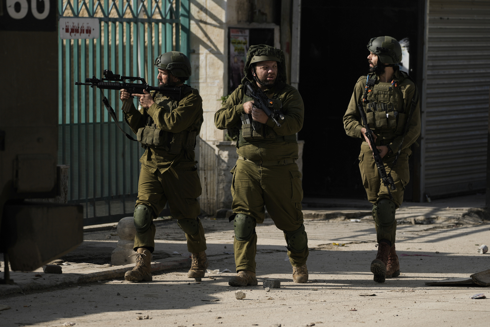 تقرير: القوات الإسرائيلية تواصل نشر لقطات مسيئة لمعتقلين فلسطينيين رغم تعهد بوقف ذلك