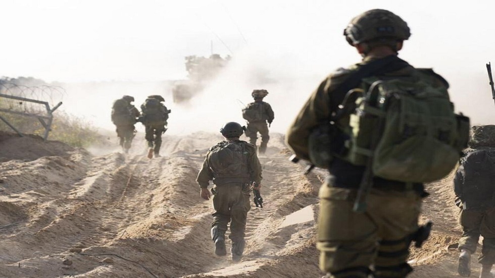 الجيش الإسرائيلي يحقق في حيثيات فيديو  مجندة وقفت أمام دبابة أثناء إطلاق النيران