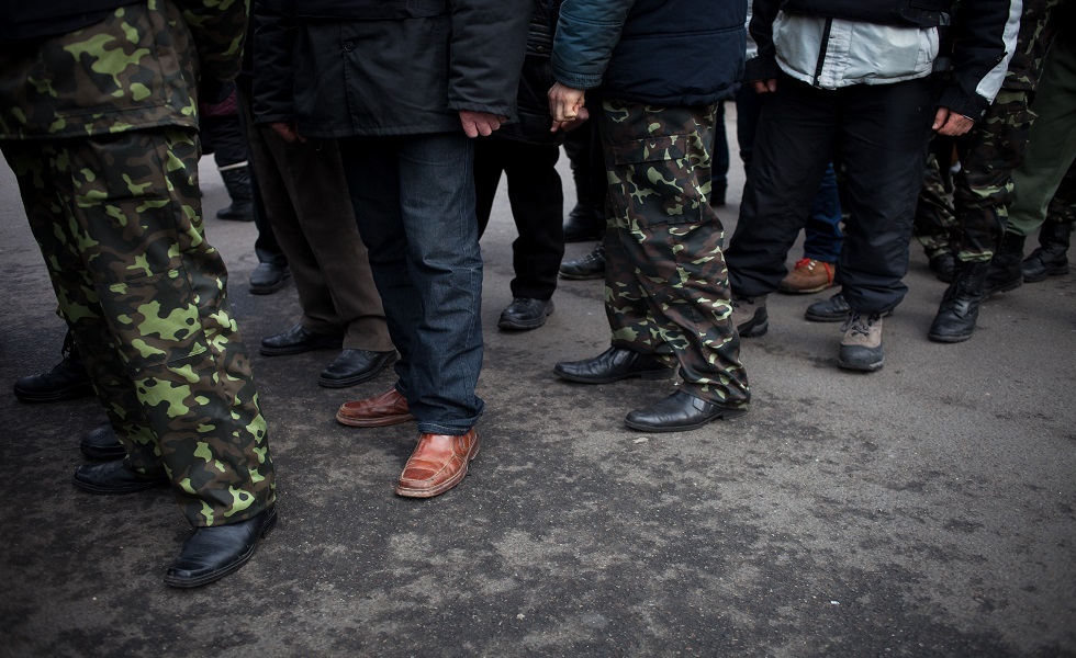استطلاع: معظم الرجال والنساء في أوكرانيا على استعداد للتخلي عن جنسيتهم للتخلص من التعبئة
