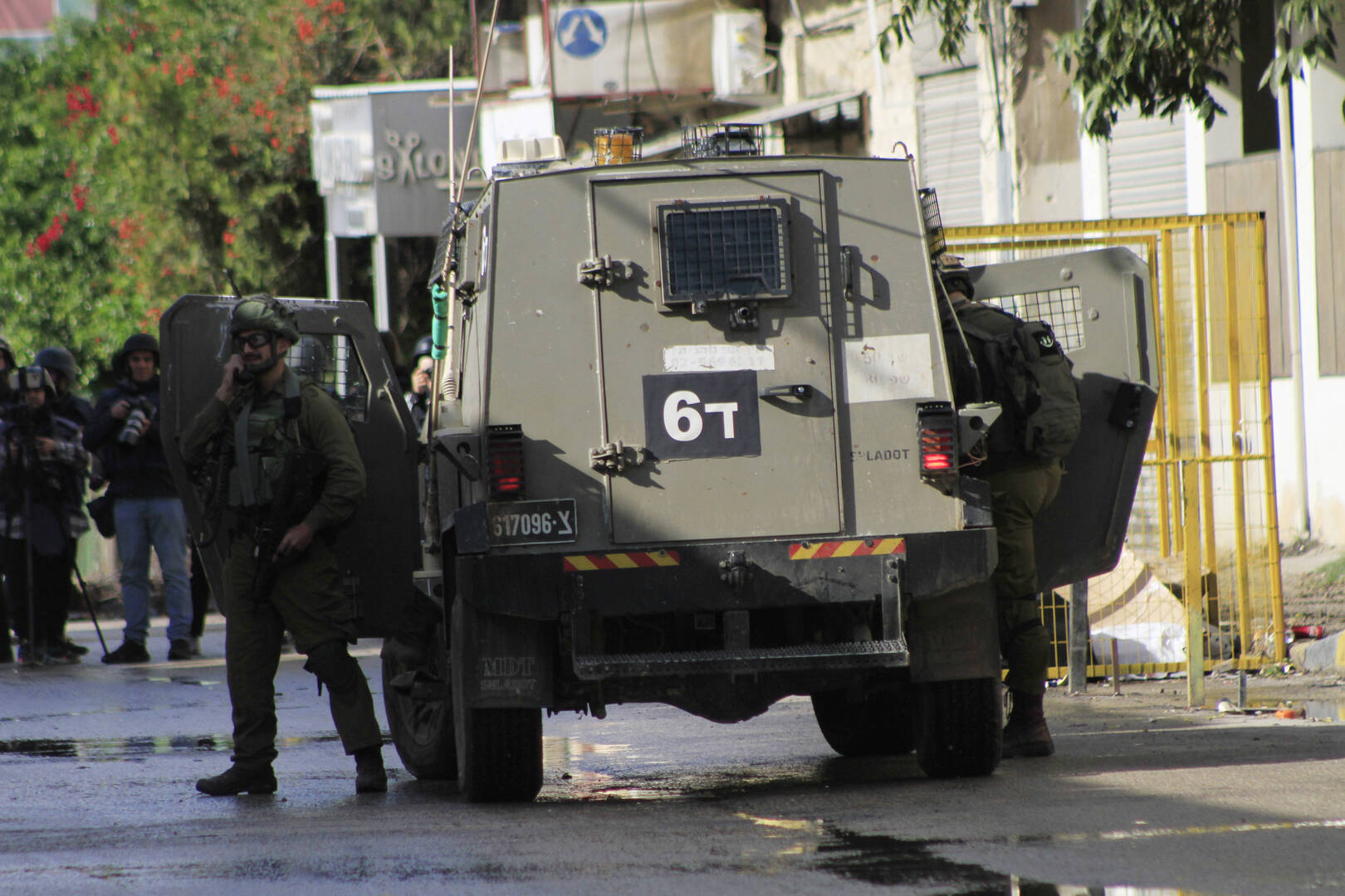حملة اقتحامات واعتقالات جديدة للقوات الإسرائيلية في مناطق عدة بالضفة الغربية