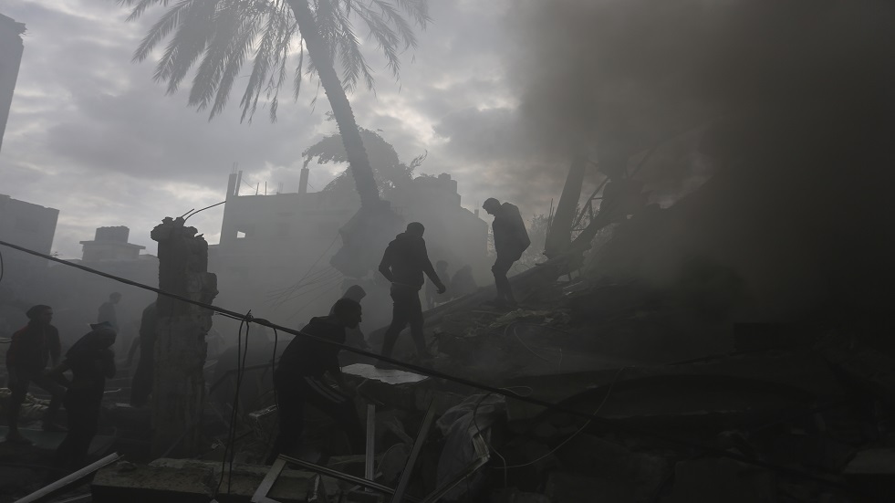 كاميرون يحض إسرائيل على الحد من خسائر المدنيين في غزة واحترام القانون الإنساني الدولي