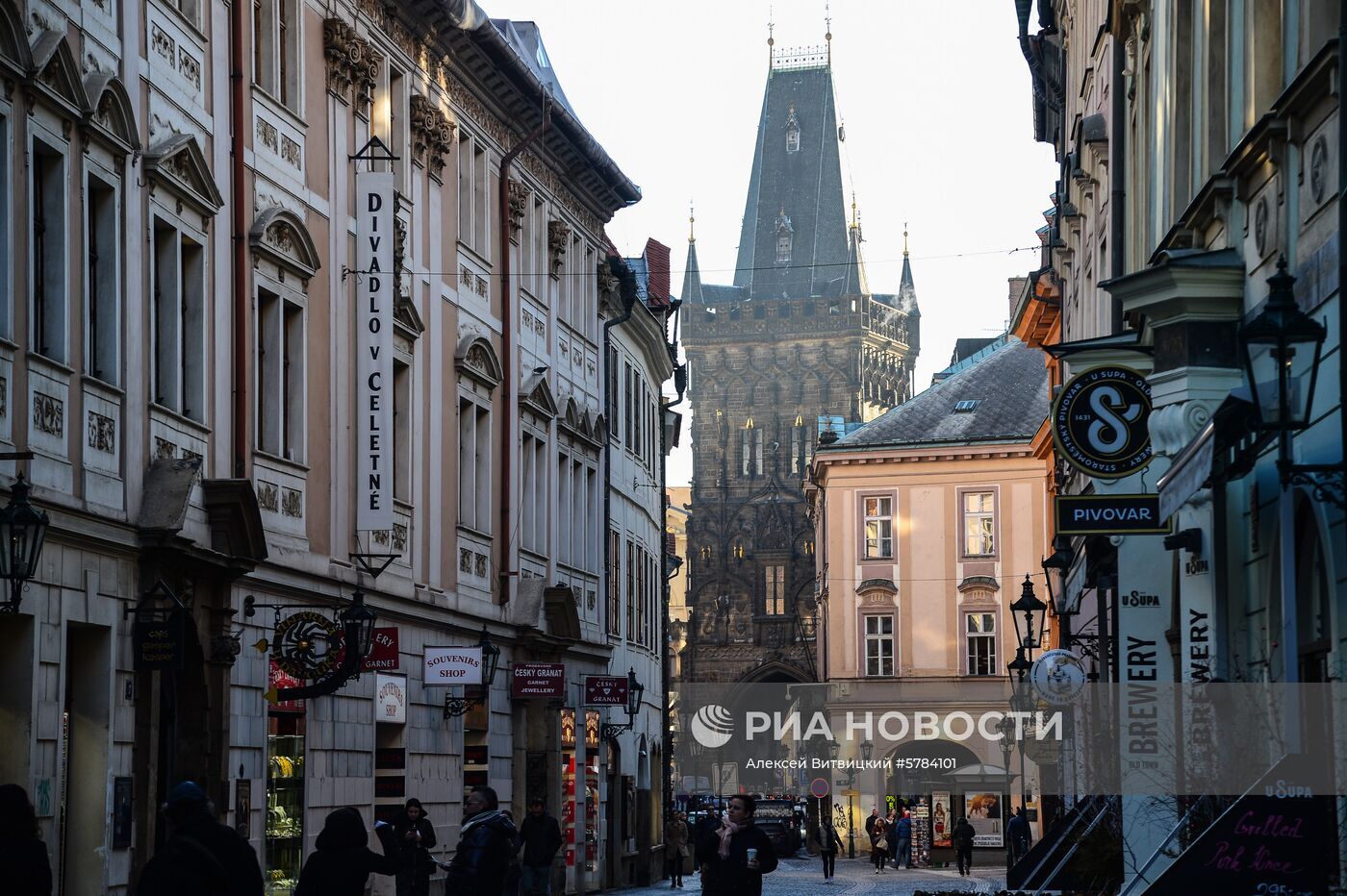 أكثر من 15 قتيلا وعشرات الجرحى بإطلاق نار في العاصمة التشيكية براغ