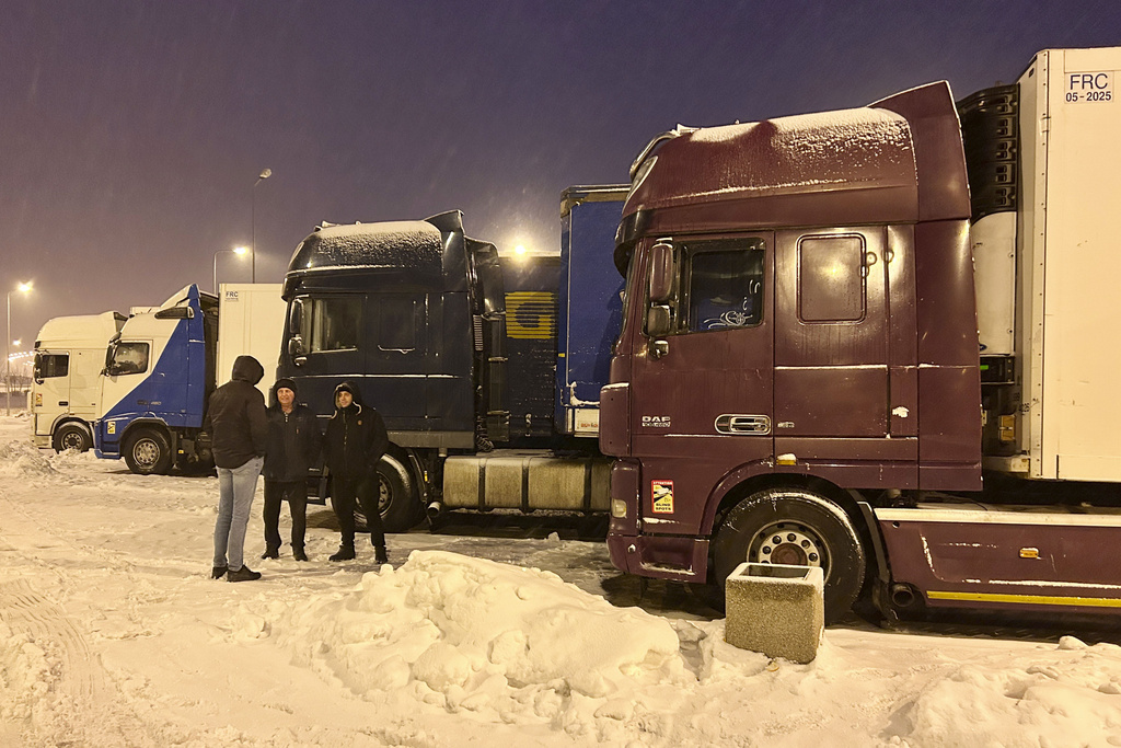 حرس الحدود الأوكراني: تكدّس 4 آلاف شاحنة على الحدود البولندية الأوكرانية