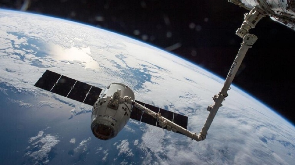 مركبة Cargo Dragon تنفصل عن المحطة الفضائية وتعود نحو الأرض