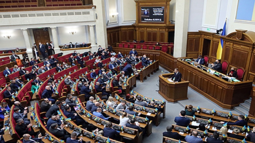 كتلتان في البرلمان الأوكراني تصرحان بعدم دعمهما مشروع قانون التجنيد الجديد