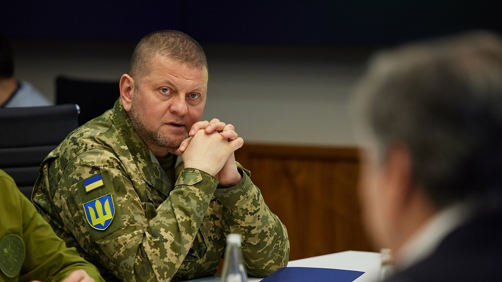 قائد الجيش الأوكراني زالوجني: وقوع انفجارات في 