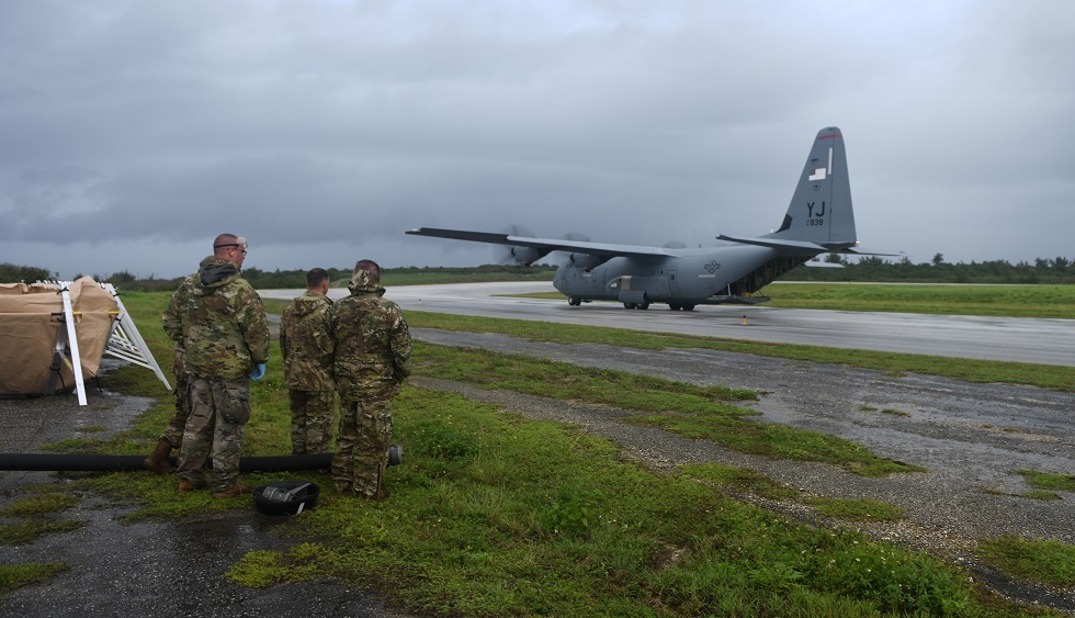 المطار العسكري الأمريكي المهجور في جزيرة تينيان الصغيرة في المحيط الهادئ قرب غوام