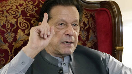باكستان.. جوهر خان يستحوذ على منصب عمران خان