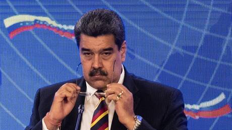 مادورو يعلق على استفتاء في فنزويلا حول إيسيكويبو