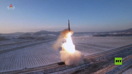 التلفزيون الكوري الشمالي يعرض مقطع فيديو لإطلاق صاروخ عابر للقارات