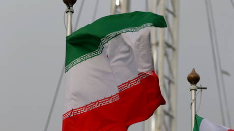 إيران تفرج عن سائح إسباني تحتجزه منذ أكثر من عام
