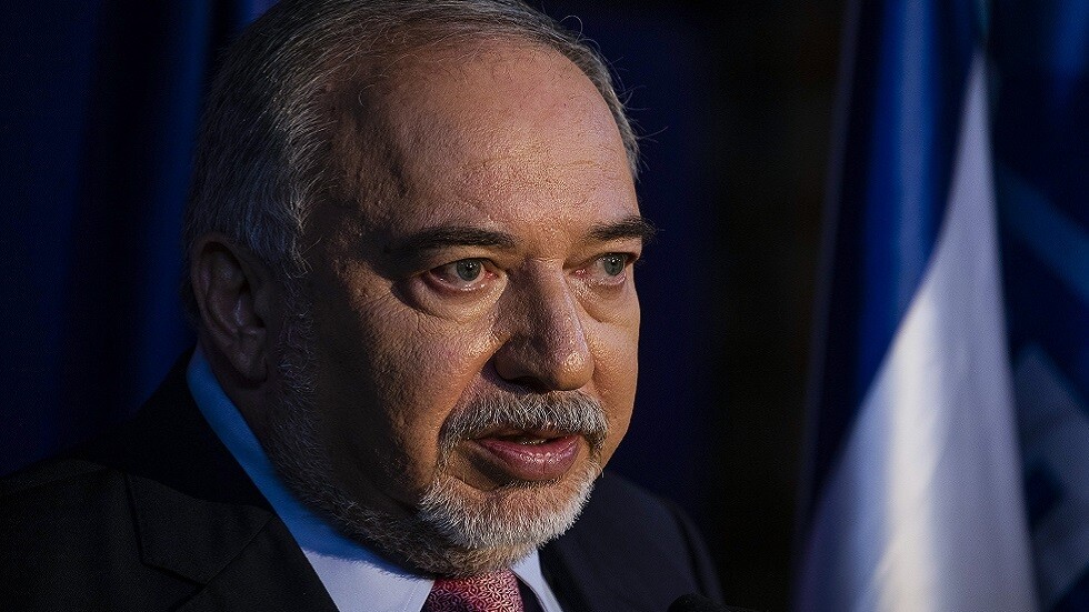 "حتى لو دام الاحتلال 50 سنة".. ليبرمان يدعو لأن يدفع لبنان "بأرضه" ثمن الهجمات على إسرائيل