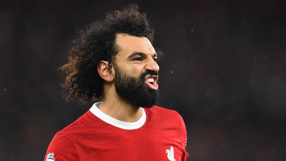 صلاح يبدأ العام الجديد 2024 بإهدار ركلة جزاء (فيديو)