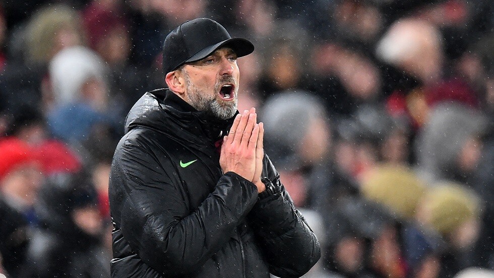 كلوب يتعرض لموقف محرج بسبب 