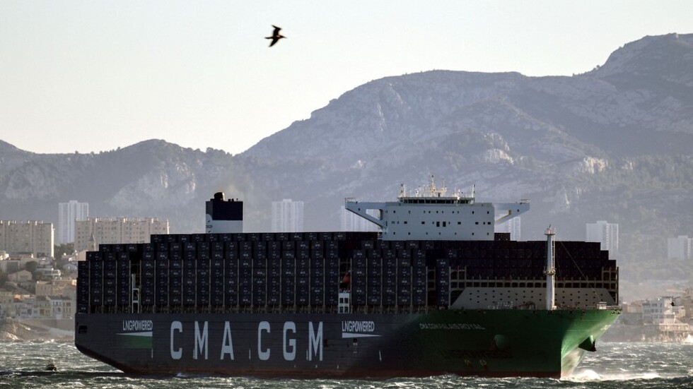 الحوثيون يعلنون استهداف سفينة كانت متجهة إلى إسرائيل بعد رفضها الاستجابة للنداءات