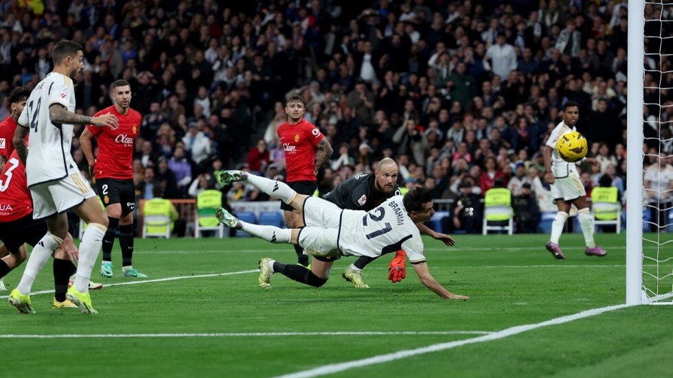 إبراهيم دياز يهدر "بغرابة" فرصة ذهبية للتسجيل (فيديو)