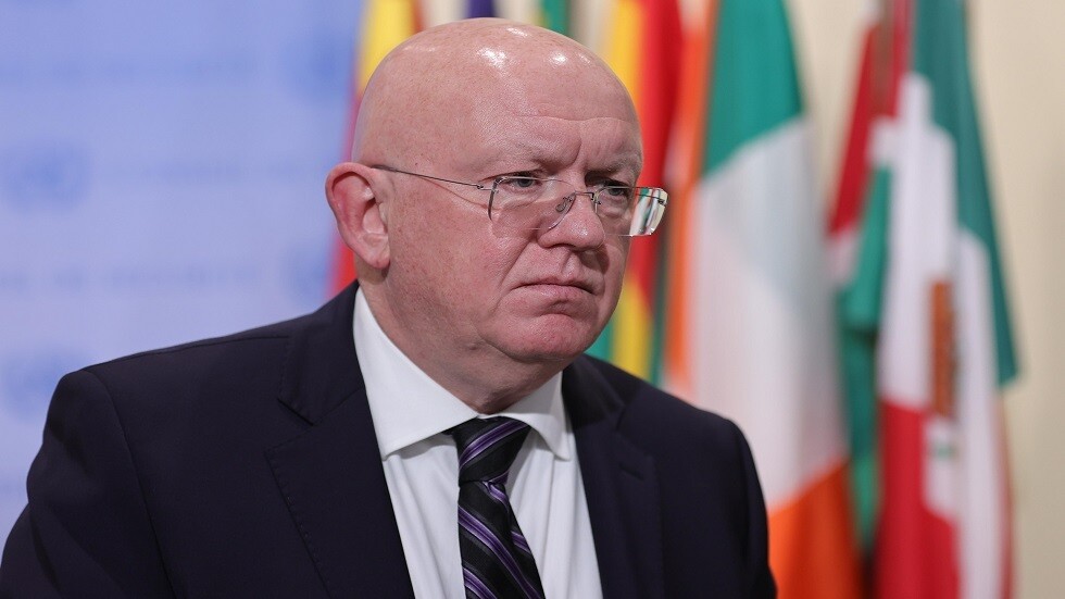 نيبينزيا يدعو الحوثيين إلى "عدم تشكيل خطر على السفن" في البحر الأحمر