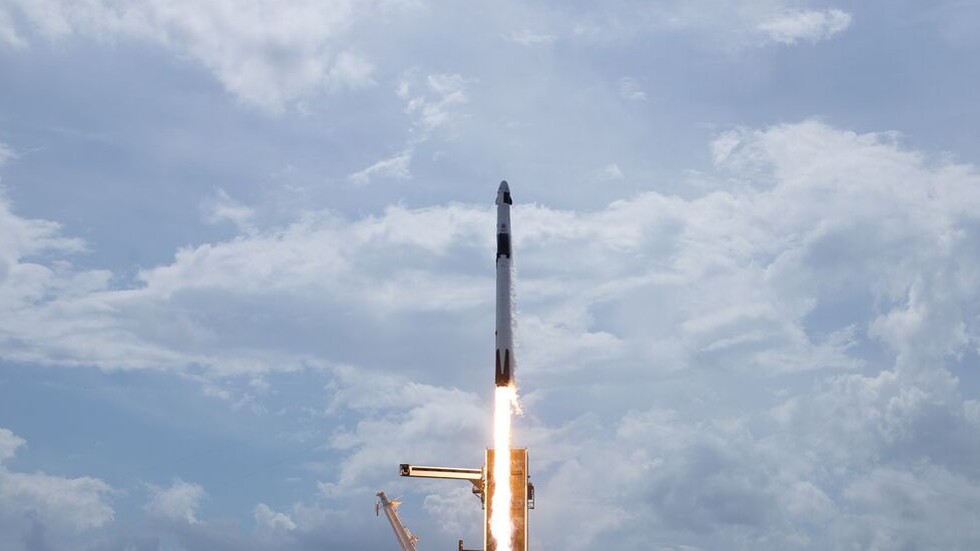 شركتان تحاولان تنفيذ أول هبوط أمريكي على سطح القمر منذ نصف قرن