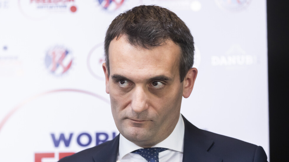 معارض فرنسي يدعو لحلّ