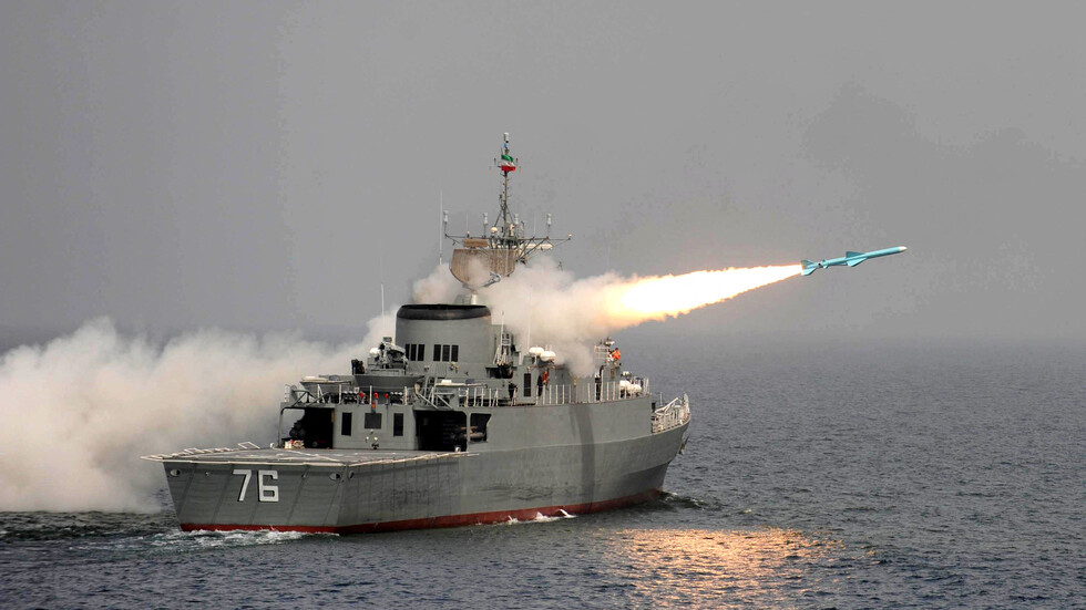 إيران.. الكشف عن خصائص بارجة "أبو مهدي المهندس" الحربية وضمها إلى القوات البحرية للحرس الثوري (صور)