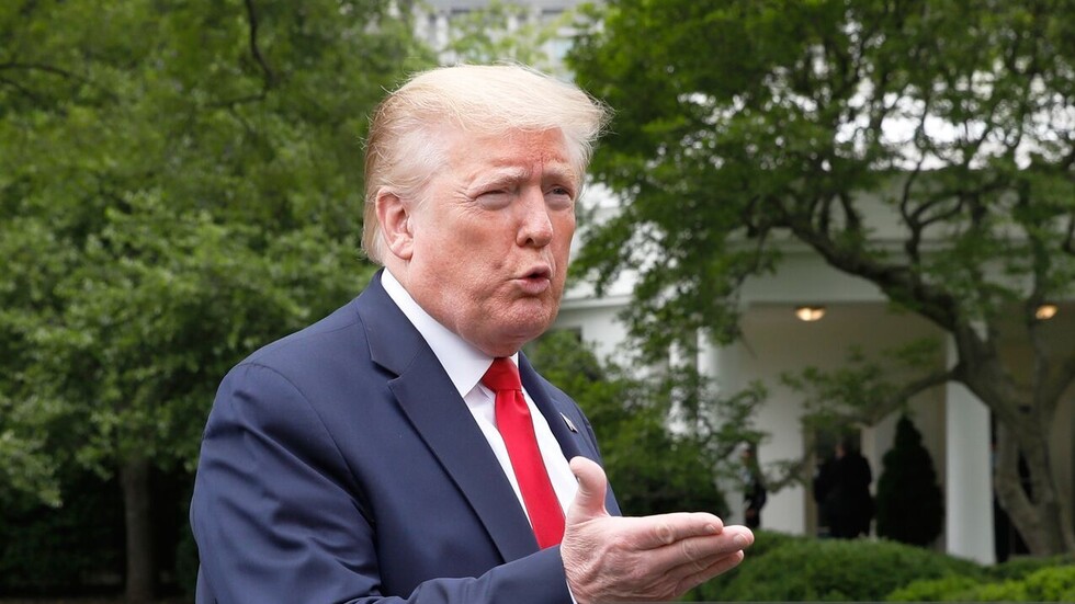 ترامب يدعو إلى إقالة وزير الدفاع الأمريكي بسبب دخوله المستشفى دون الإعلان عن ذلك